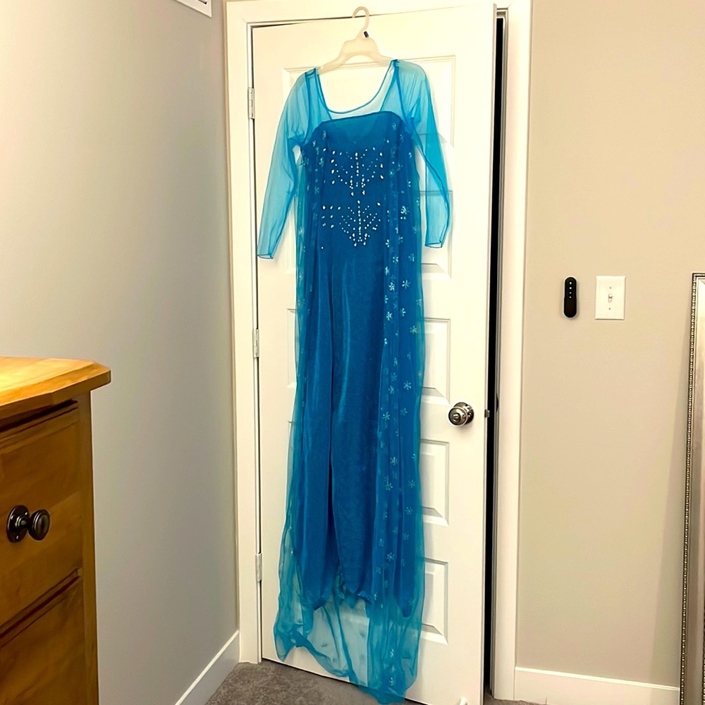 NWOT - Elsa Dress